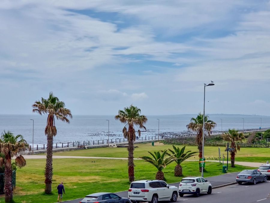 4 Bedroom Property for Sale in Mouille Point Western Cape